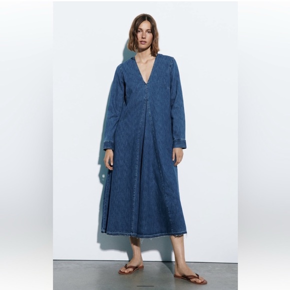 zara v neck denim dress Maxi Dress Zara Jeans Dress Zara Denim Maxi Dress, Women's Fashion, Dresses  Sets, Dresses On